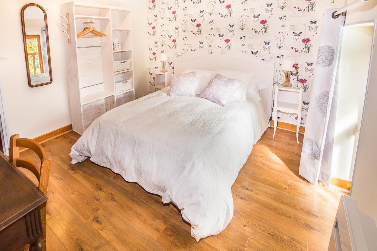 Bed and Breakfast Entre Canal Et Vignes Escolives-Sainte-Camille Екстер'єр фото
